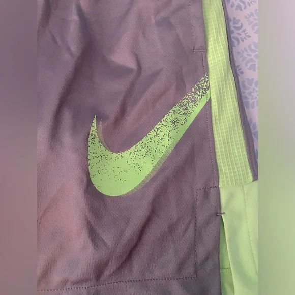 Kids Nike Dri-Fit Grey/Lime Drawstring Shorts, Size S - Picture 4 of 4